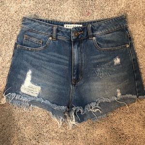Bullhead mom shorts